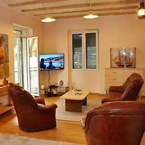 https://marta-sea-residence.splithotels.org
