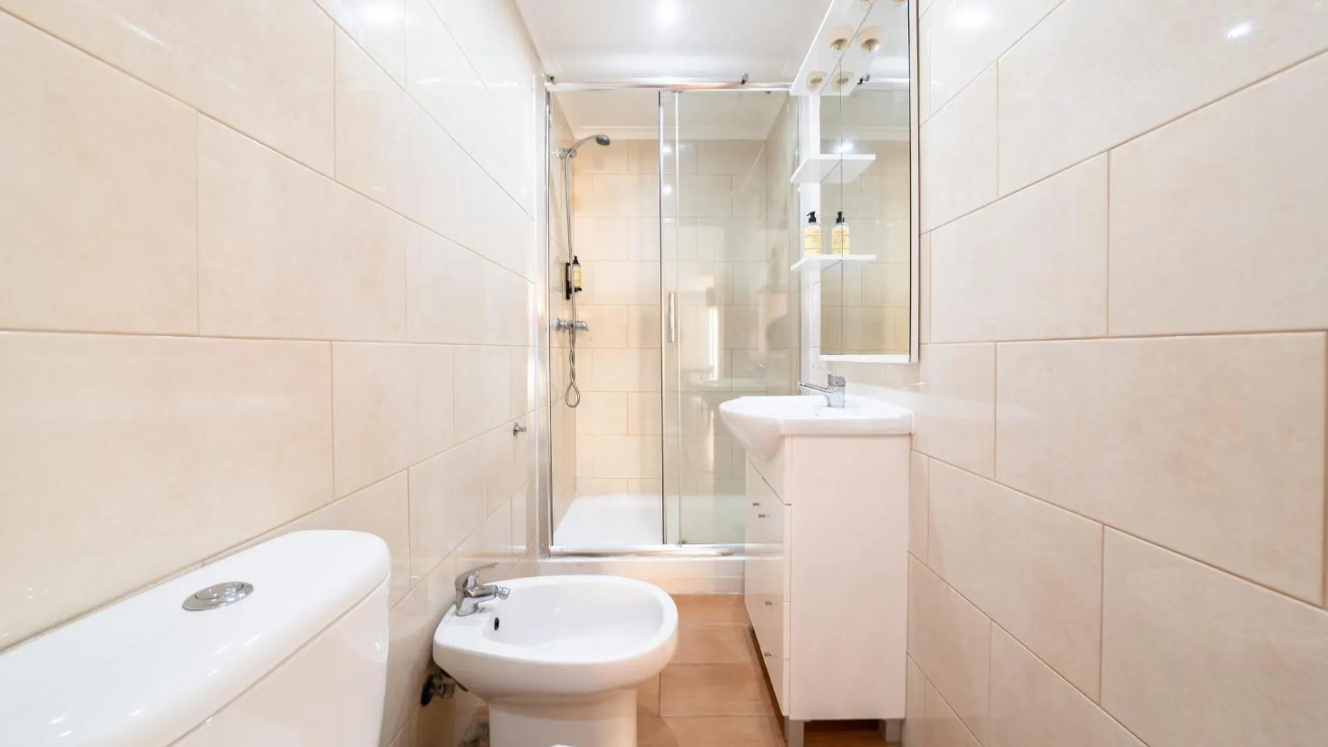 Central Retreat Lisbon Apartment